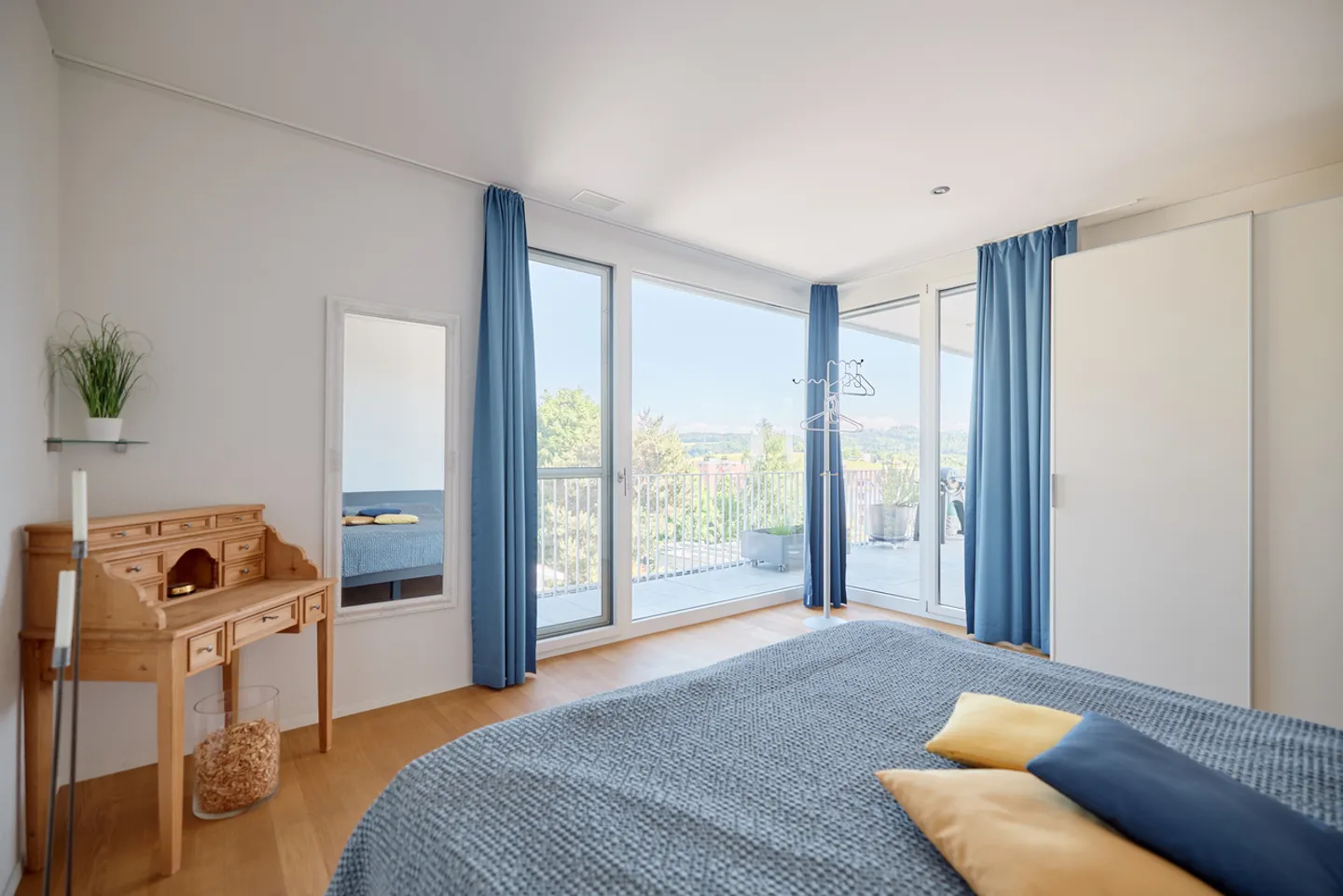 LUXURIÖSE ATTIKAWOHNUNG MIT STUDIO UND WEINKELLER - Photo 8 sur 13