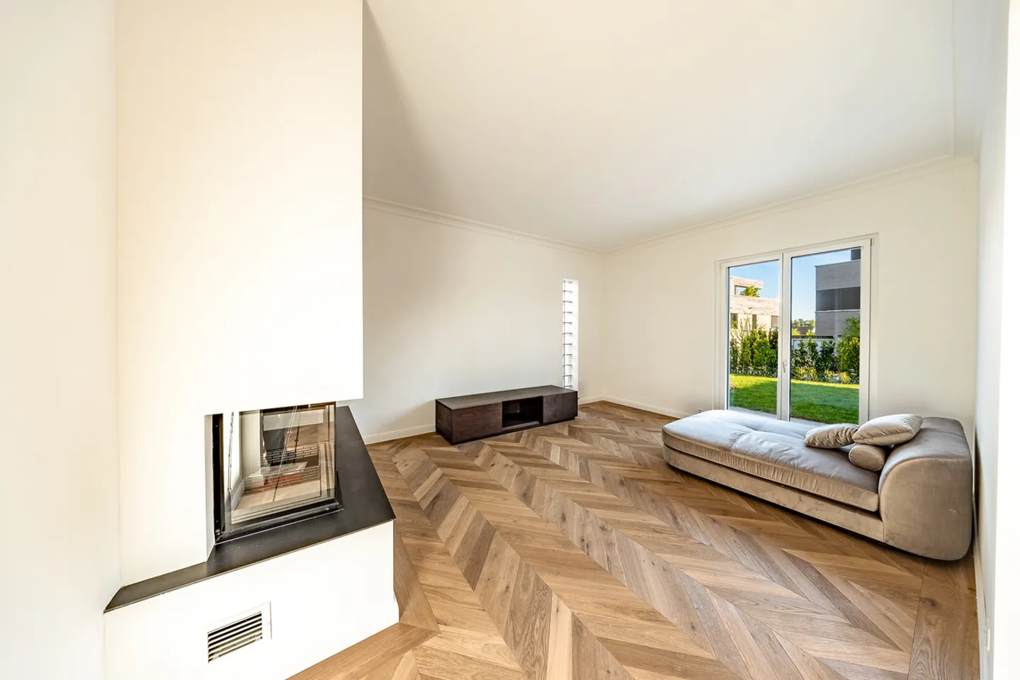 Luxusvilla mit Pool und Eleganz - Foto 6 von 12