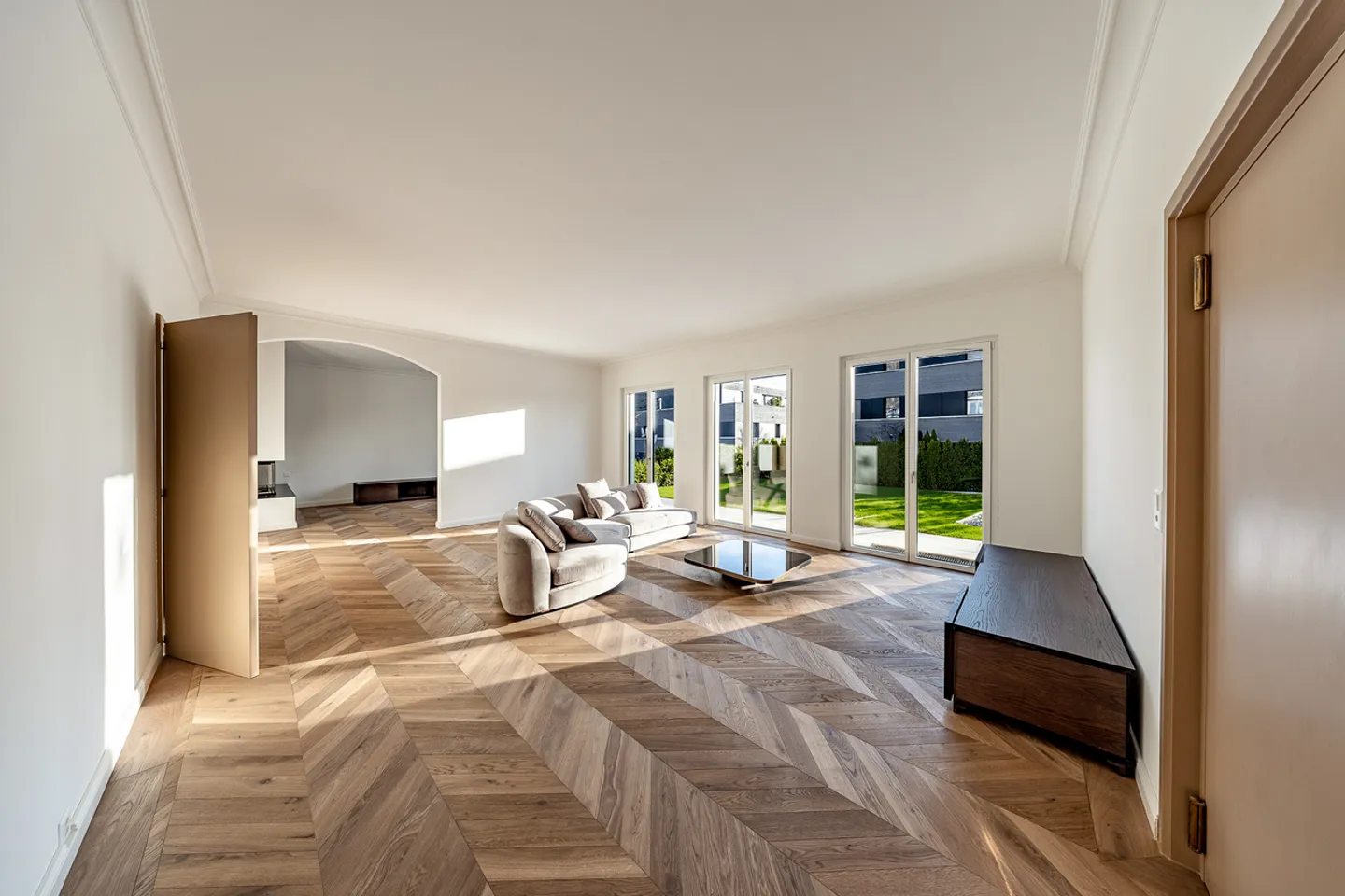 Luxusvilla mit Pool und Eleganz - Foto 5 von 12