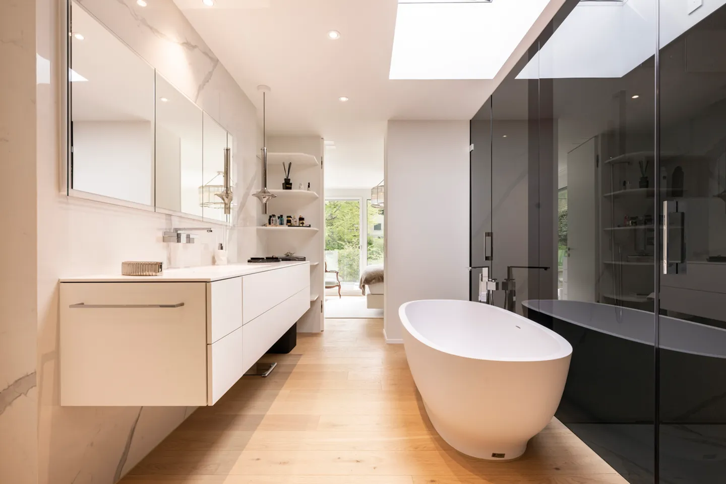 EXKLUSIVE ATTIKAWOHNUNG MIT LUXURIÖSEM AUSBAU - Foto 6 von 11