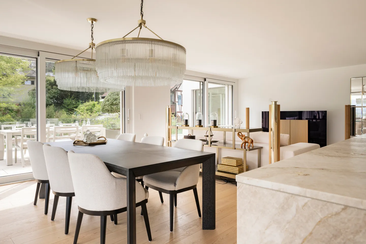 EXKLUSIVE ATTIKAWOHNUNG MIT LUXURIÖSEM AUSBAU - Foto 4 von 11