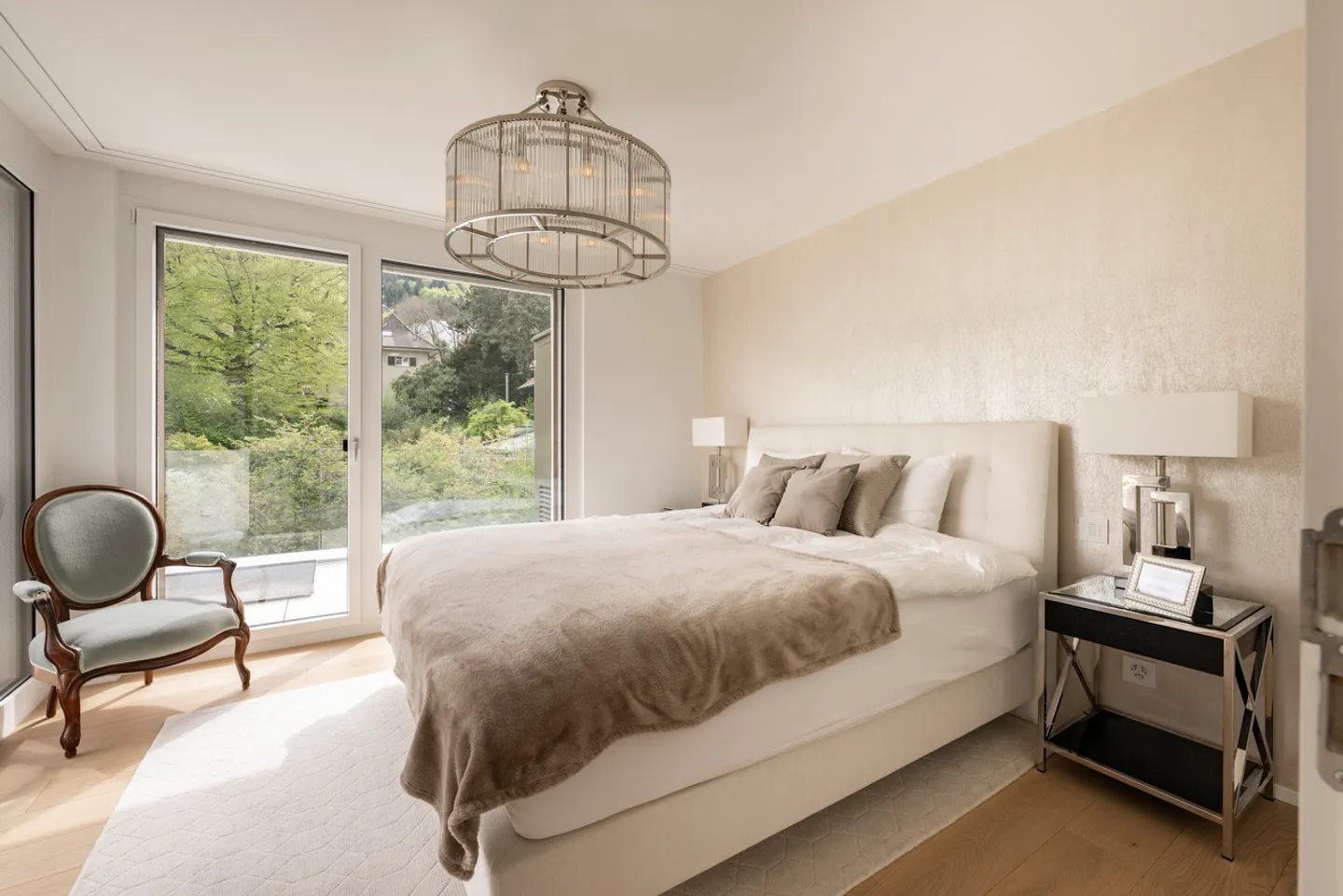 EXKLUSIVE ATTIKAWOHNUNG MIT LUXURIÖSEM AUSBAU - Foto 7 von 11