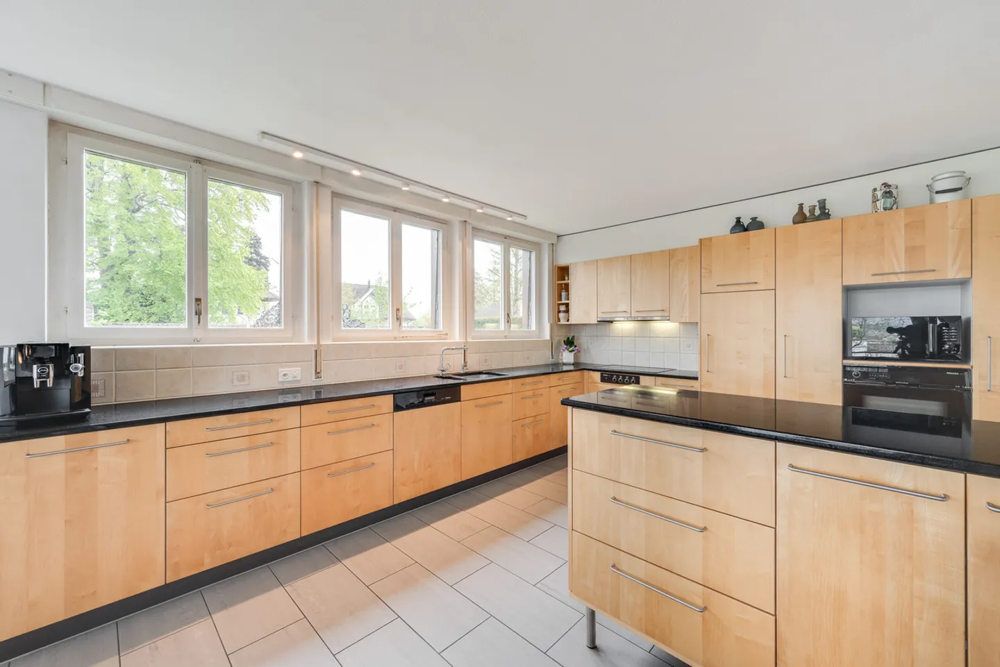 EXKLUSIVES REFUGIUM AN BESTER LAGE IN LANGENTHAL - Photo 6 of 10