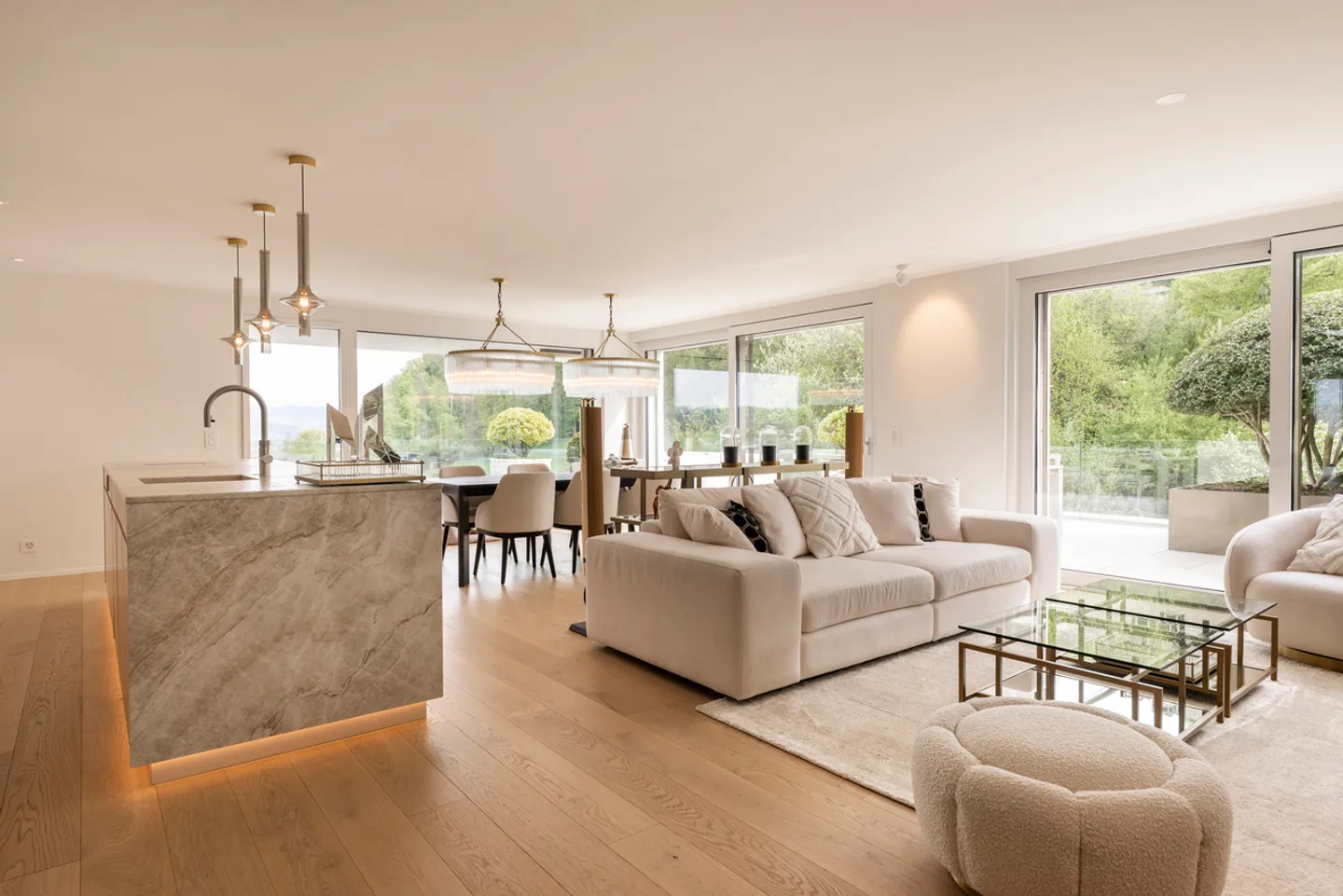 EXKLUSIVE ATTIKAWOHNUNG MIT LUXURIÖSEM AUSBAU - Foto 2 di 11