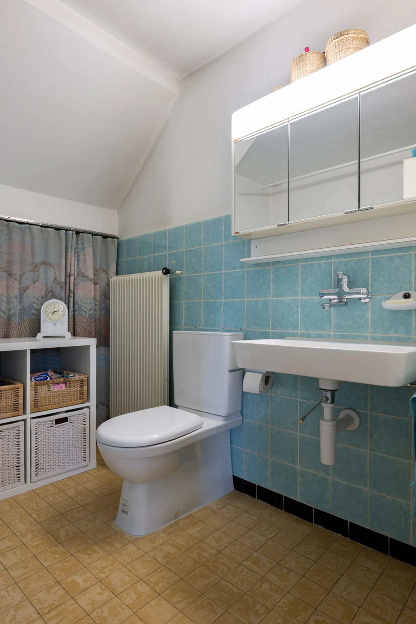 VERSATILE RESIDENTIAL AND COMMERCIAL BUILDING - Photo 6 of 11