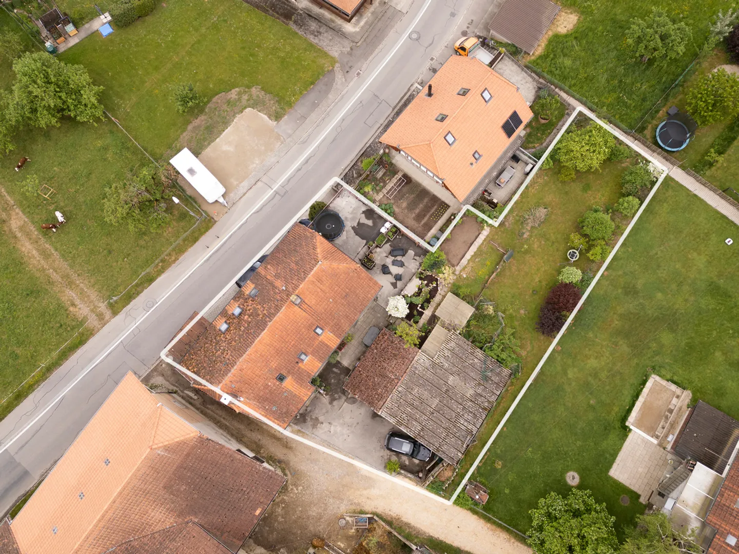 VERSATILE RESIDENTIAL AND COMMERCIAL BUILDING - Photo 11 of 11