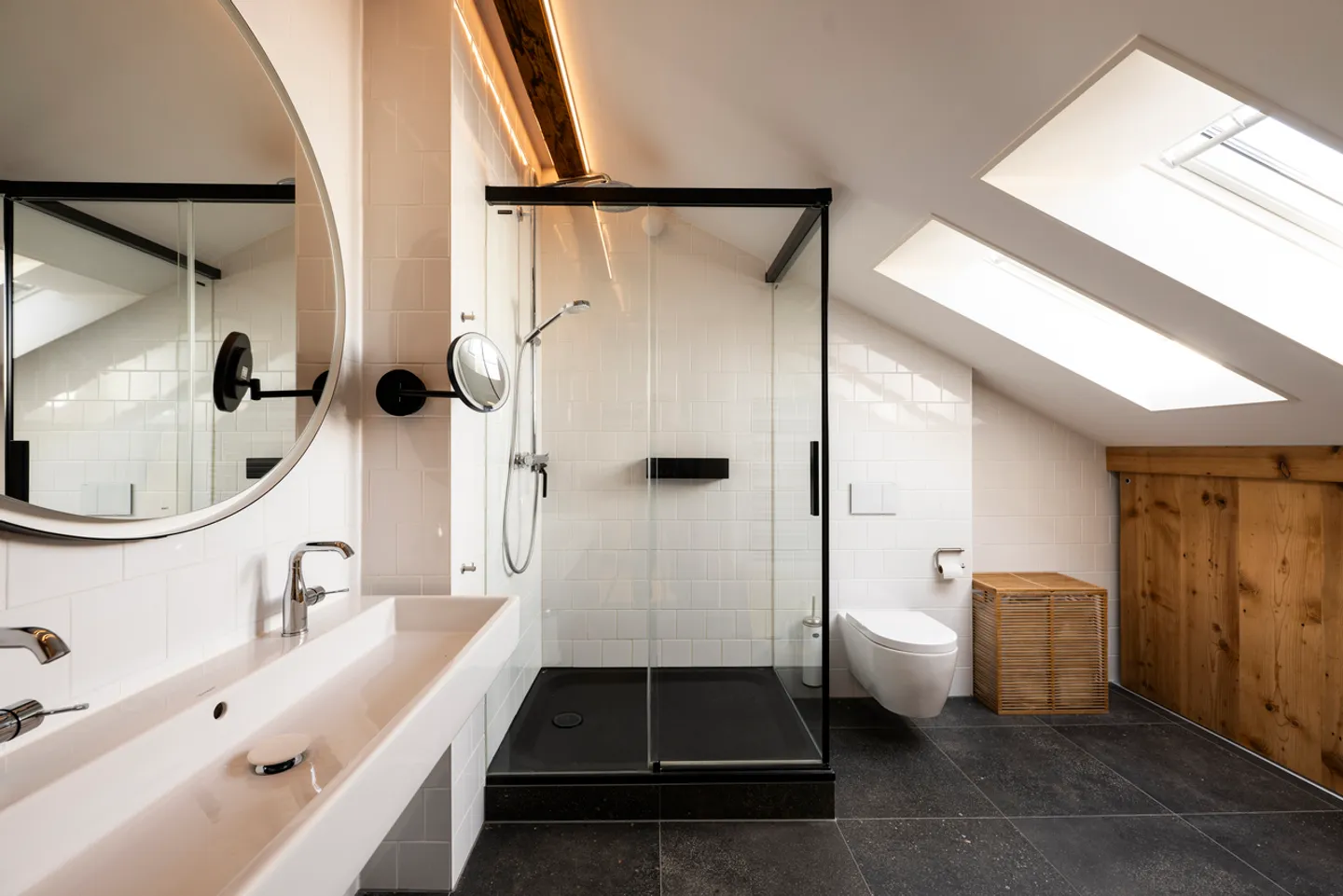 STYLISH MAISONETTE APARTMENT WITH HISTORICAL CHARM - Photo 11 of 13