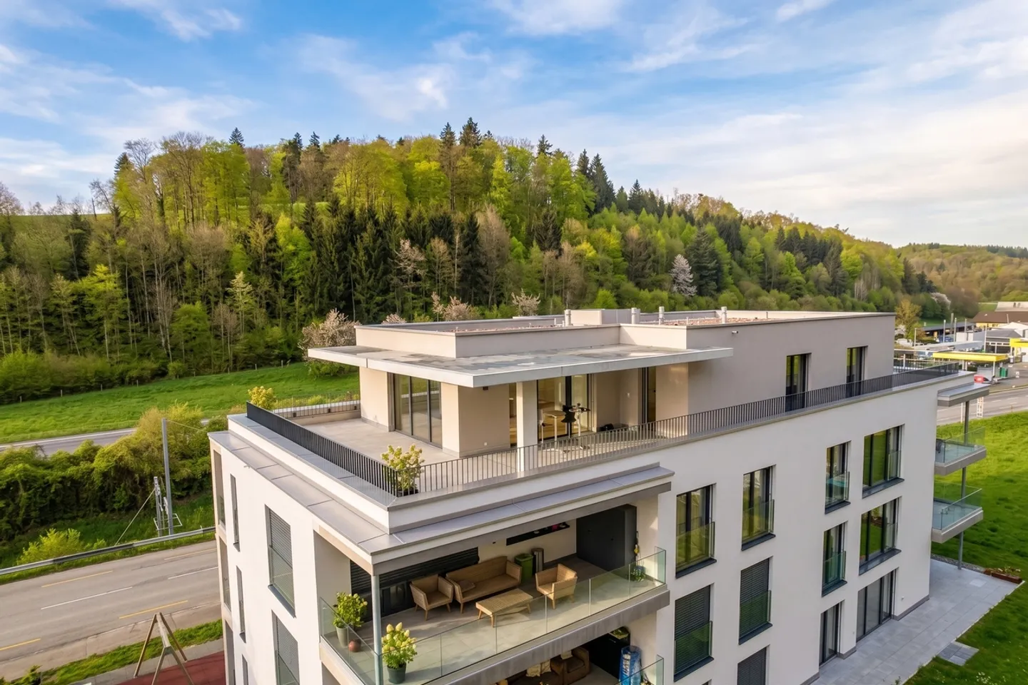 PENTHOUSE APARTMENT WITH HUGE TERRACE IN THÖRISHAUS - Photo 1 of 13