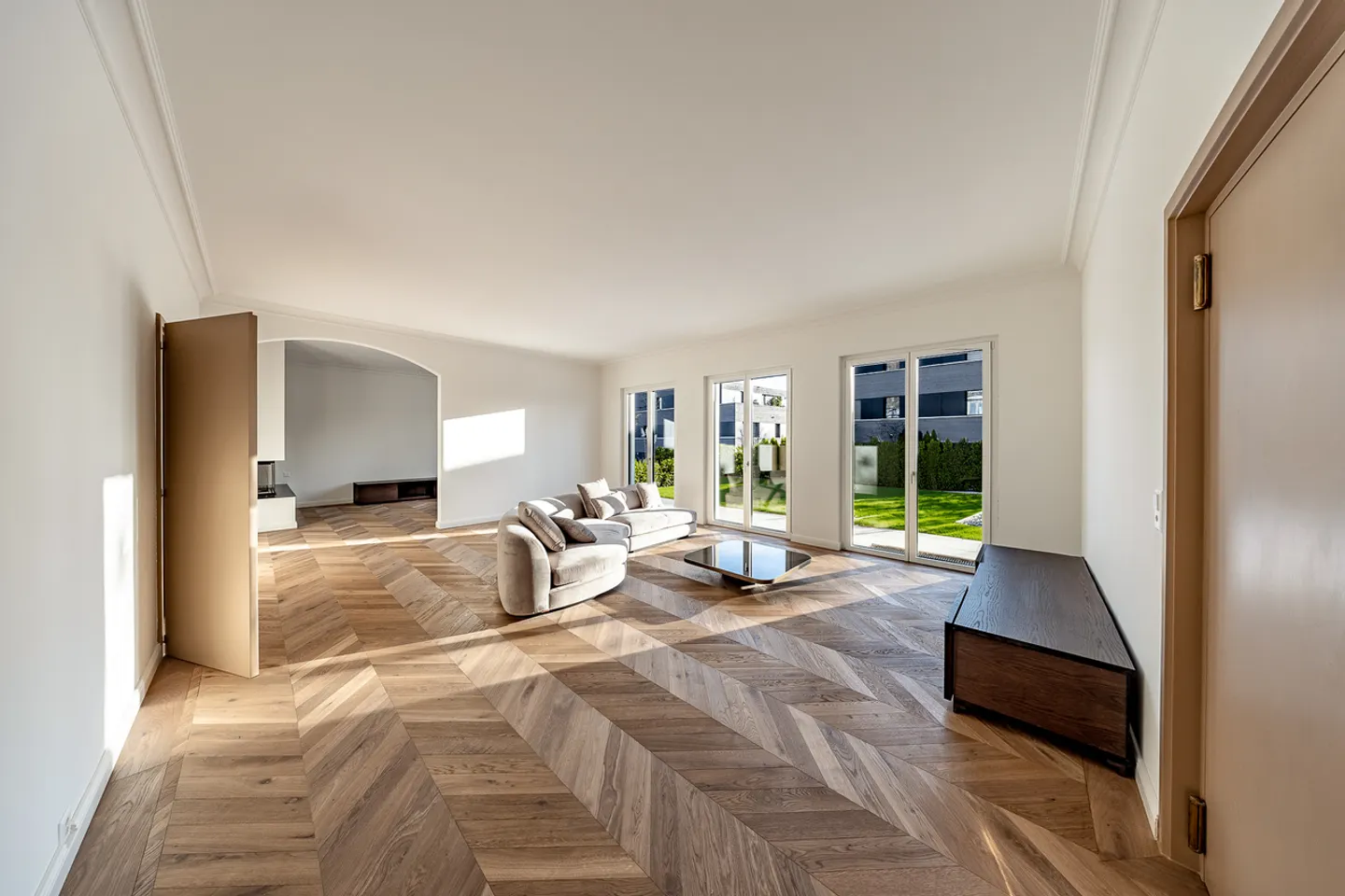 Gioiello residenziale esclusivo con stile, eleganza e piscina - Foto 5 di 12