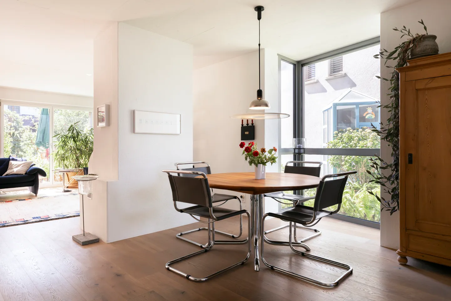UN ESPACE POUR VIVRE ET UN FOYER POUR LA FAMILLE - Photo 3 sur 13