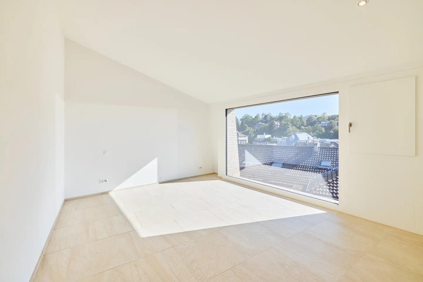 Exclusive Luxury Attic Apartment - Photo 11 of 13