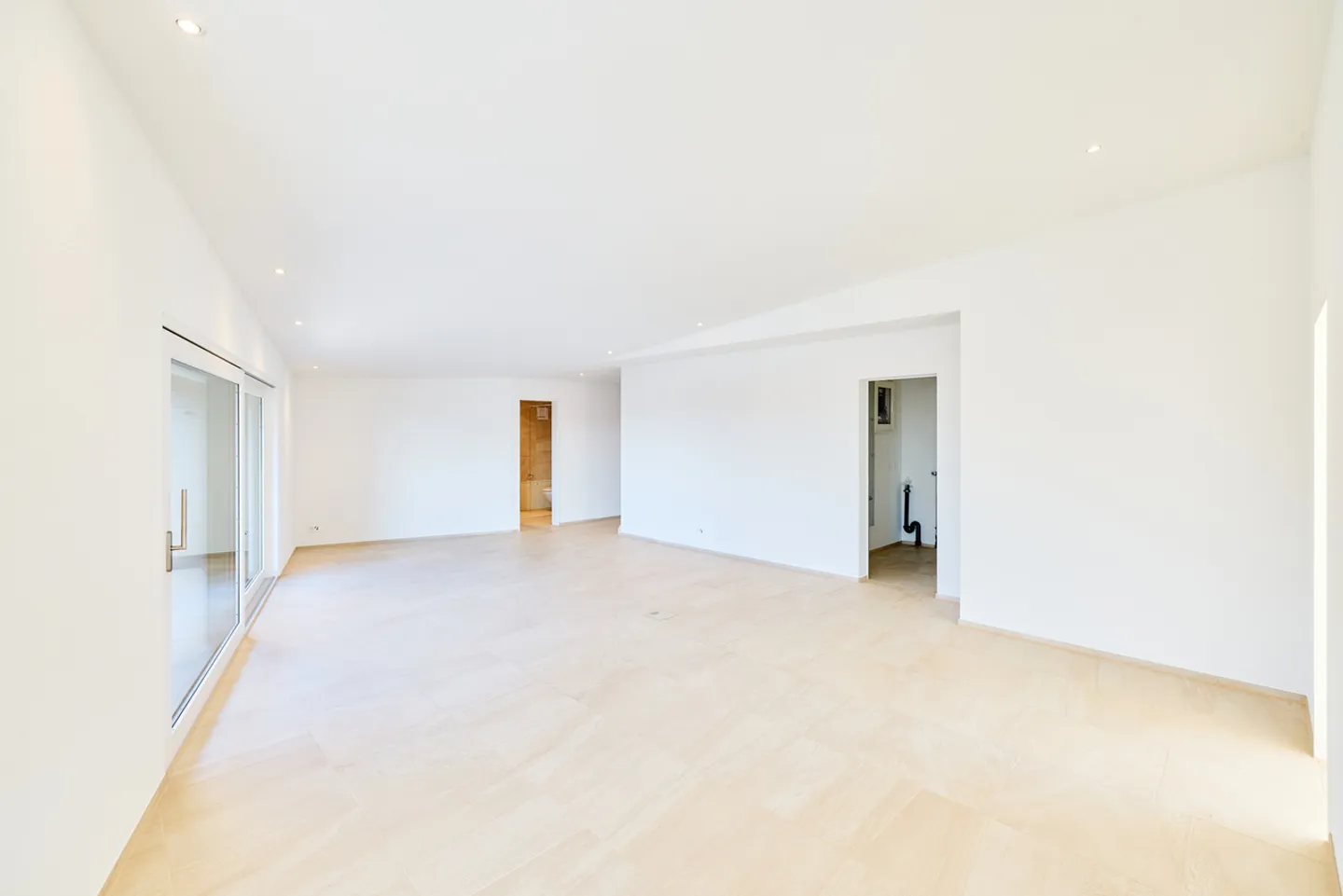 Exclusive Luxury Attic Apartment - Photo 6 of 13