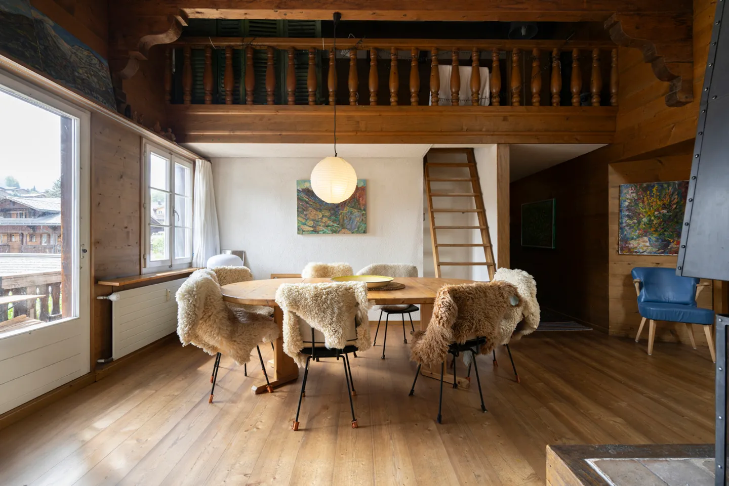 MAISON RÉSIDENTIELLE ET COMMERCIALE HISTORIQUE AU CŒUR DE ZWEISIMMEN - Photo 2 sur 13
