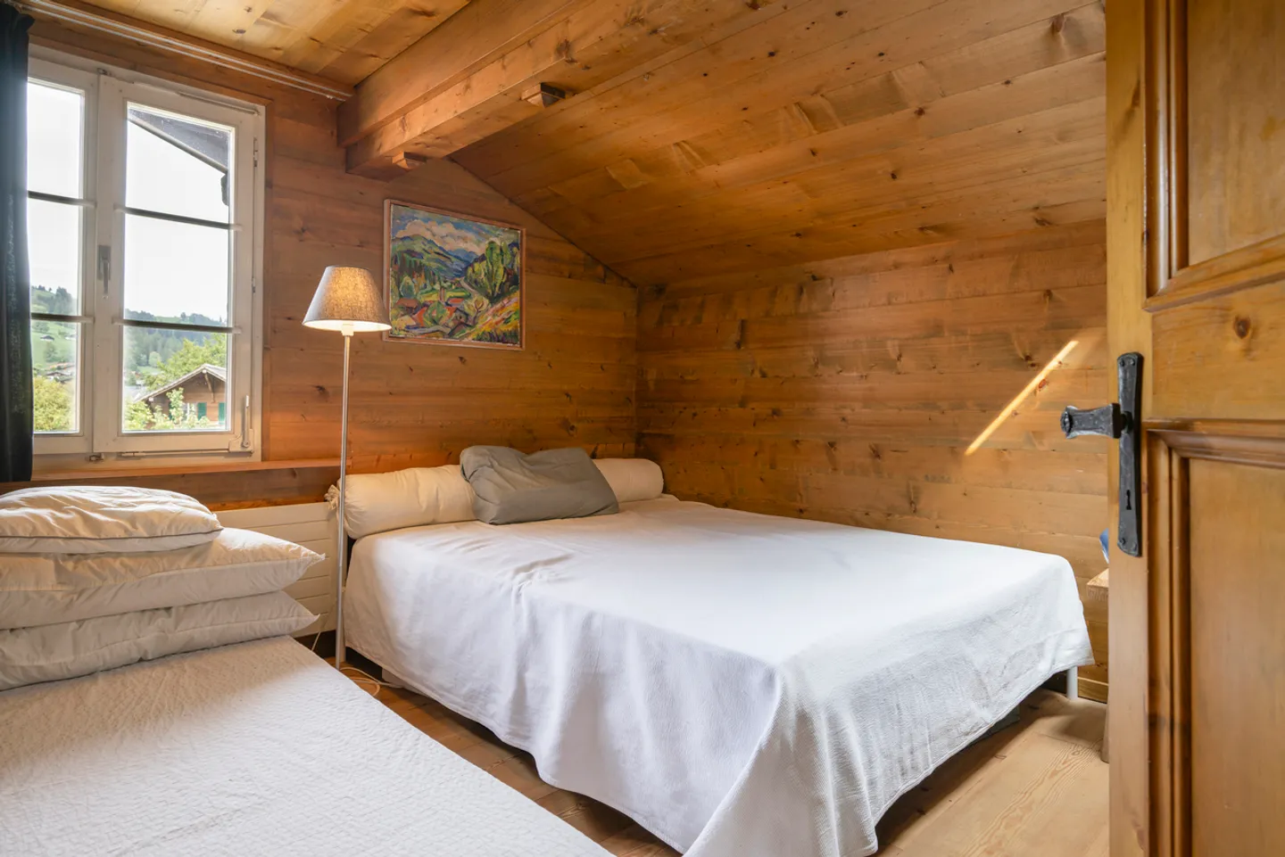 MAISON RÉSIDENTIELLE ET COMMERCIALE HISTORIQUE AU CŒUR DE ZWEISIMMEN - Photo 4 sur 13