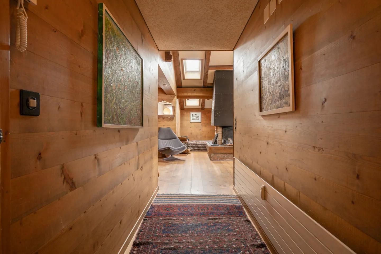 MAISON RÉSIDENTIELLE ET COMMERCIALE HISTORIQUE AU CŒUR DE ZWEISIMMEN - Photo 3 sur 13