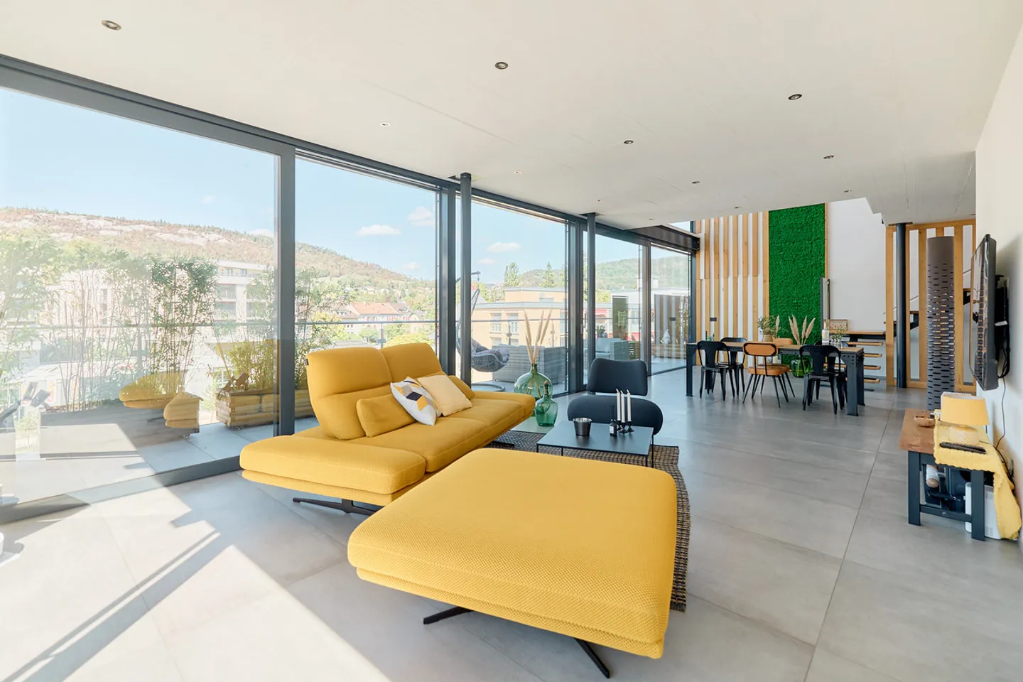 URBANES WOHNEN IM ZENTRUM VON DELÉMONT - Foto 1 di 13