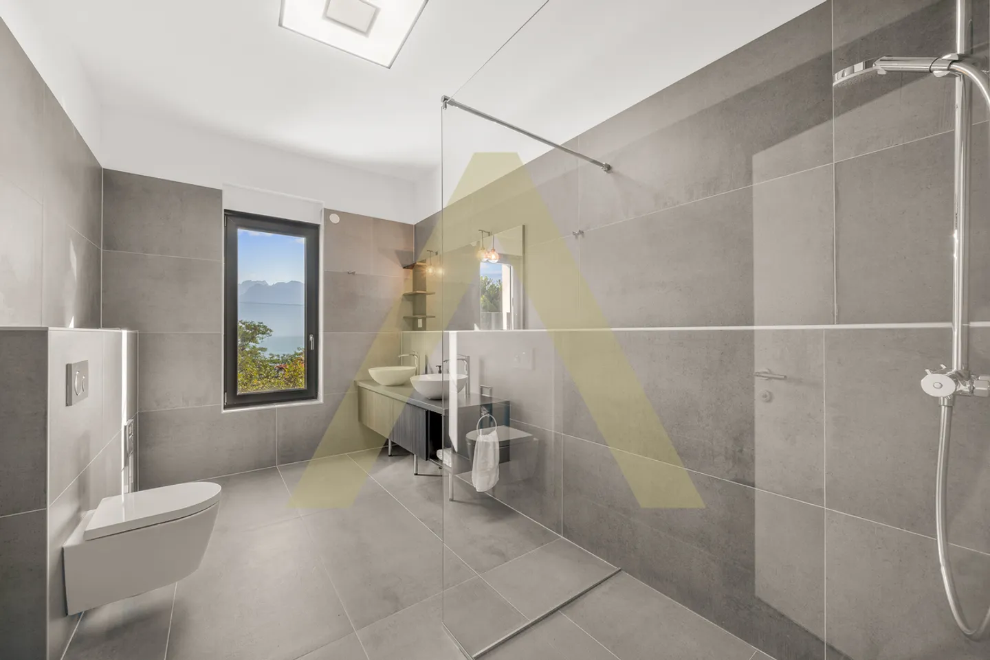 Splendida villa completamente ristrutturata con vista lago - Foto 8 di 13