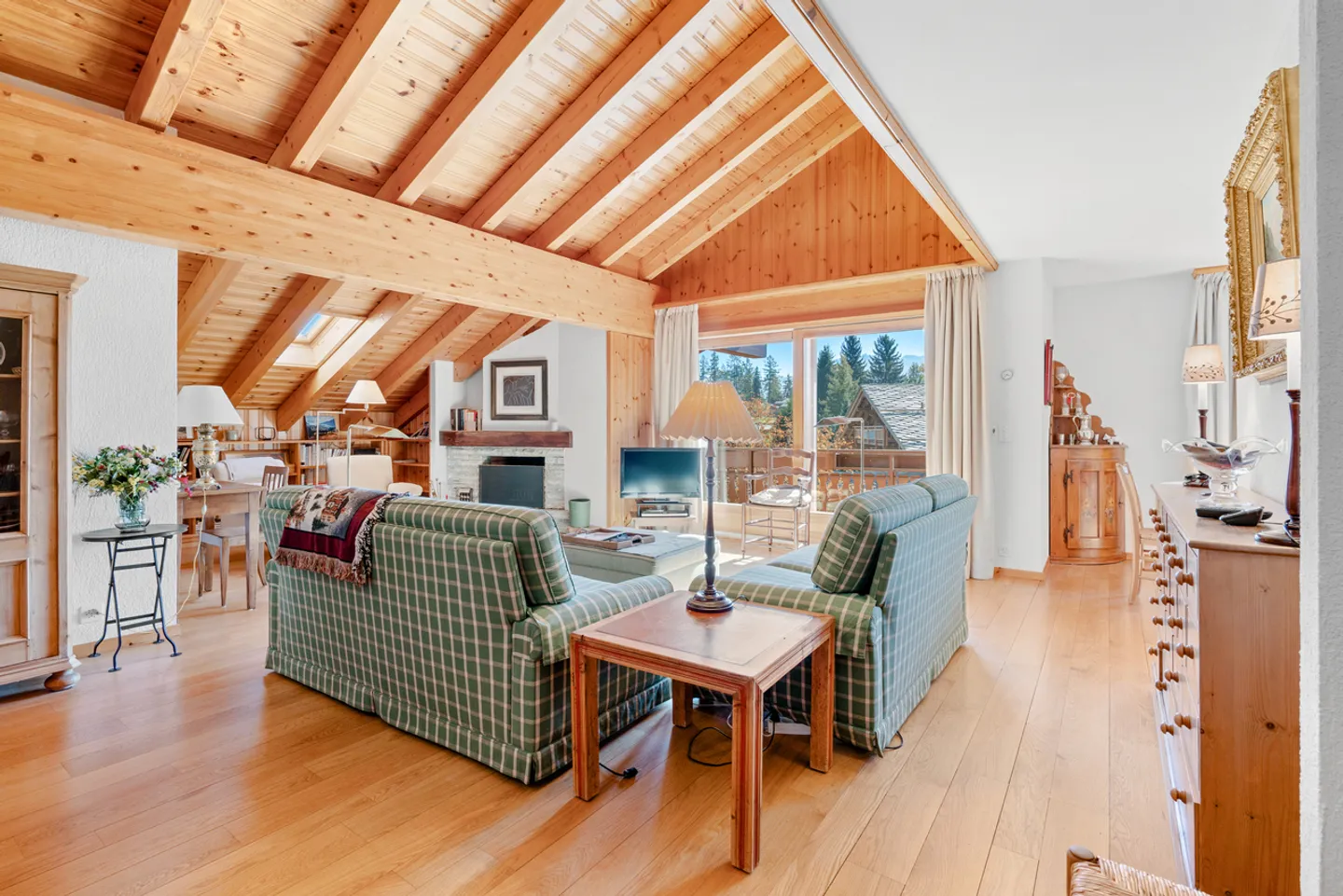 3-bedroom penthouse on the golf course - Secondary residence in Crans-Montana - Photo 2 of 8