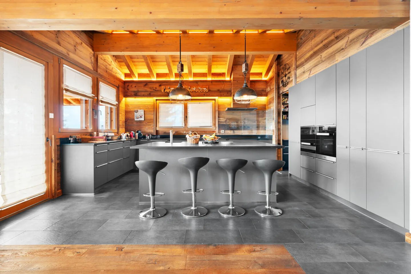 Spacieux chalet haut de gamme au coeur d'Anzère - Photo 3 sur 9