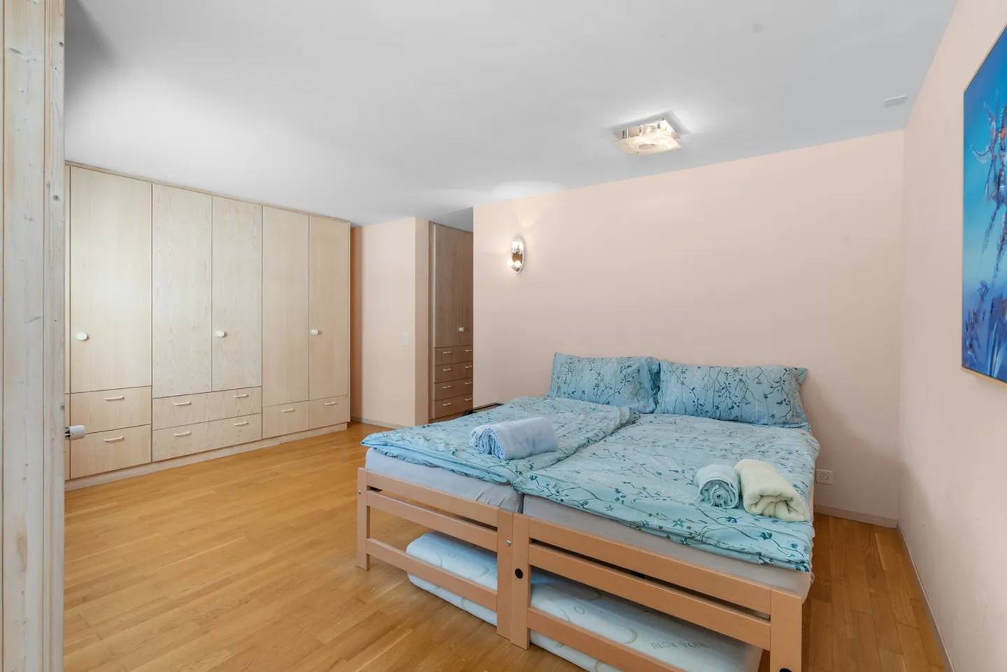 Contemporary chalet a stone's throw from the center, in a secondary residence. - Photo 8 of 10