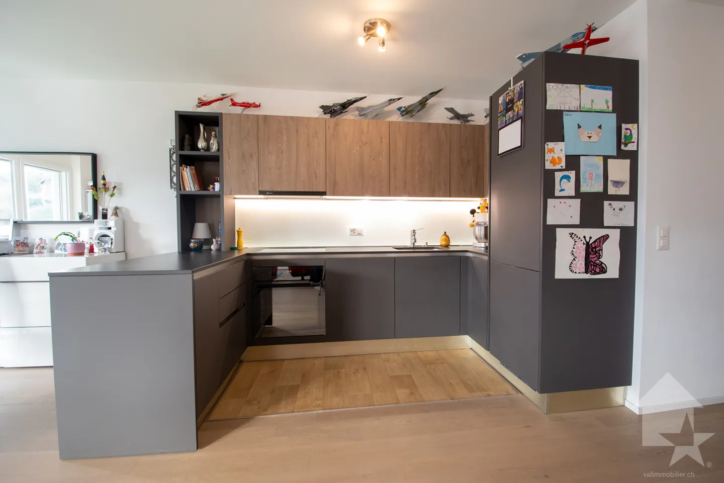 Spacious 4.5 Room Apartment - Photo 3 of 13