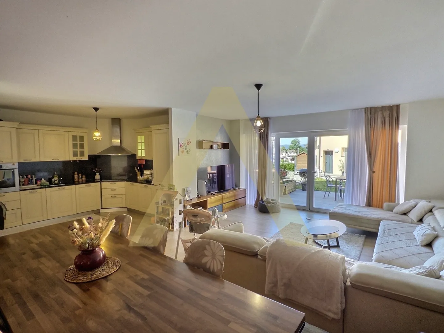 Maison multifamiliale avec potentiel locatif - Photo 2 sur 13