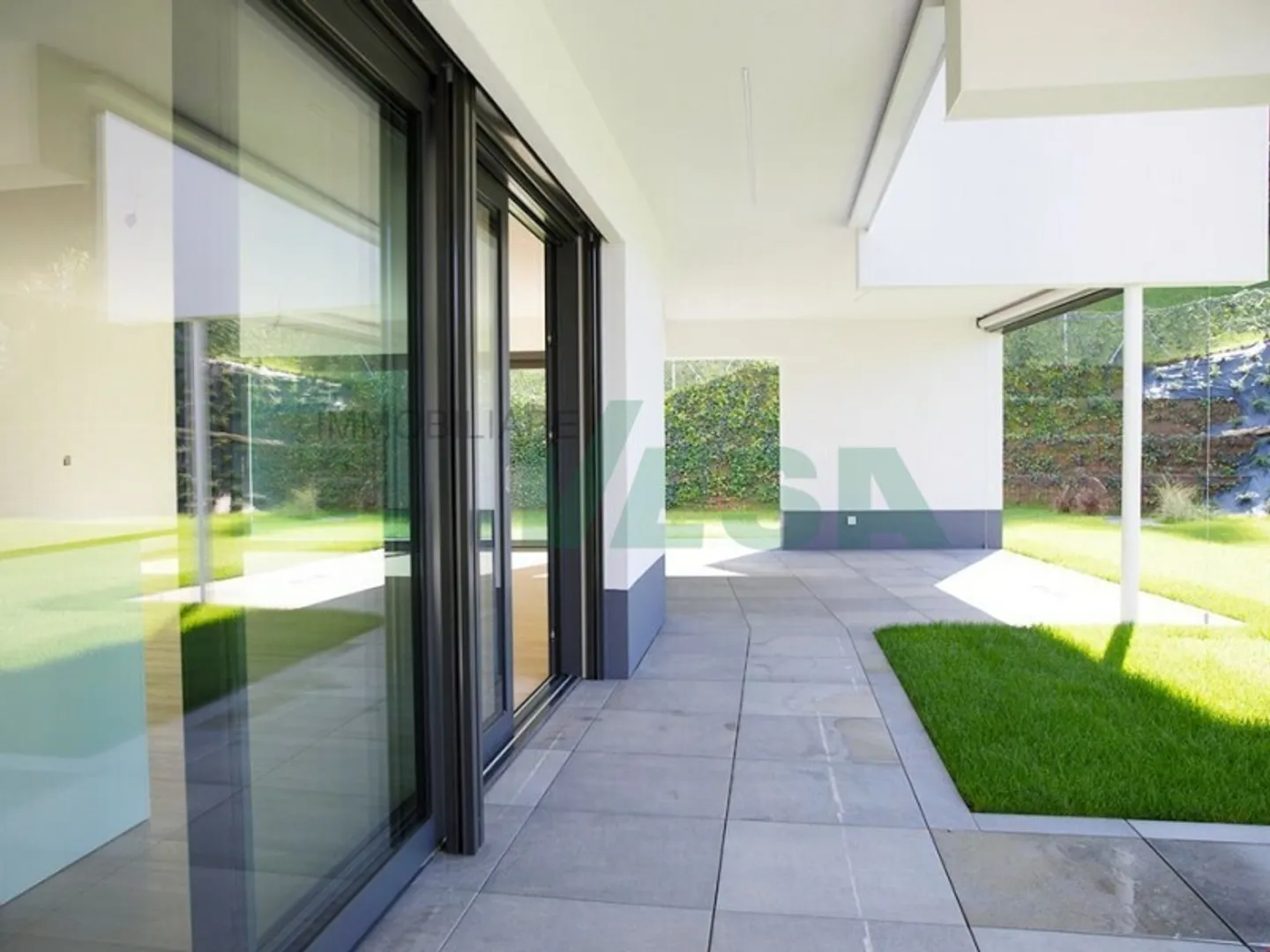 Appartement lumineux de 4,5 pièces avec terrasse et beau jardin privé - Photo 1 sur 13