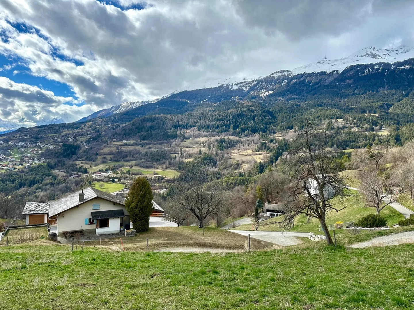 Selten! Großes Grundstück mit atemberaubendem Blick - Foto 1 von 3