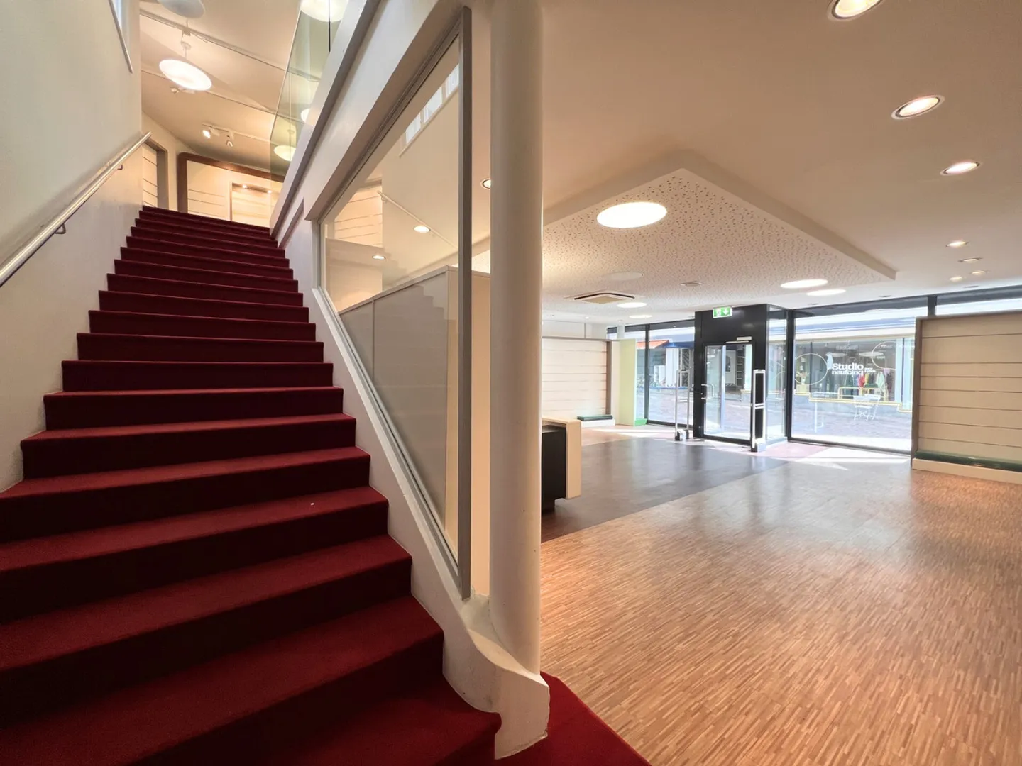 Surface commerciale exceptionnelle au coeur de Sion - Photo 2 sur 7
