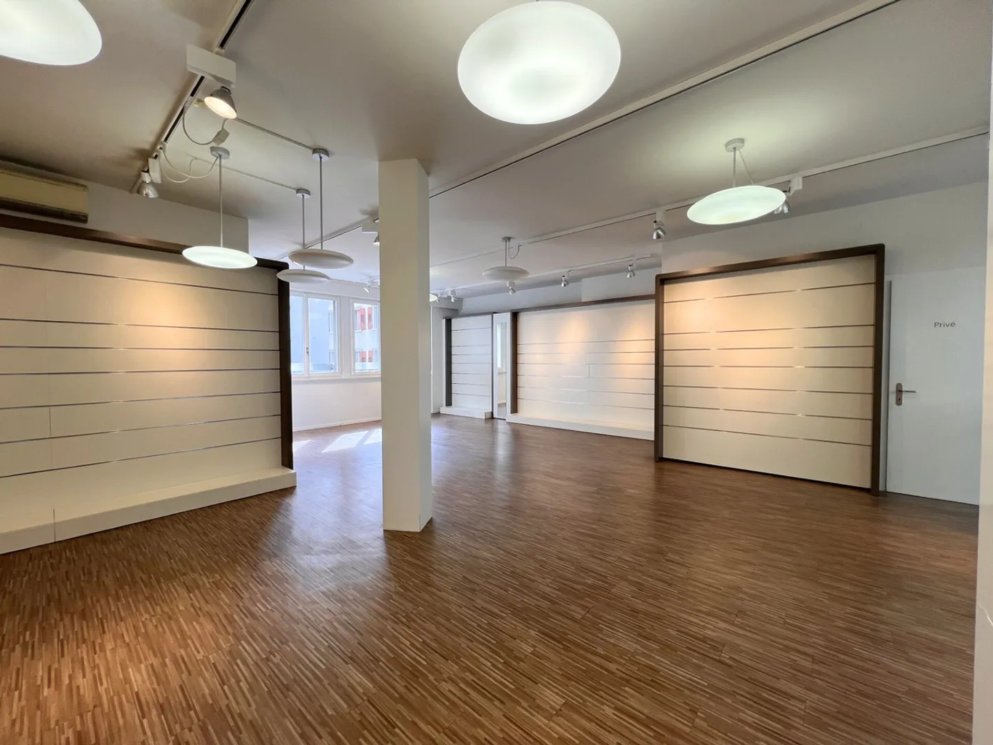 Surface commerciale exceptionnelle au coeur de Sion - Photo 4 sur 7