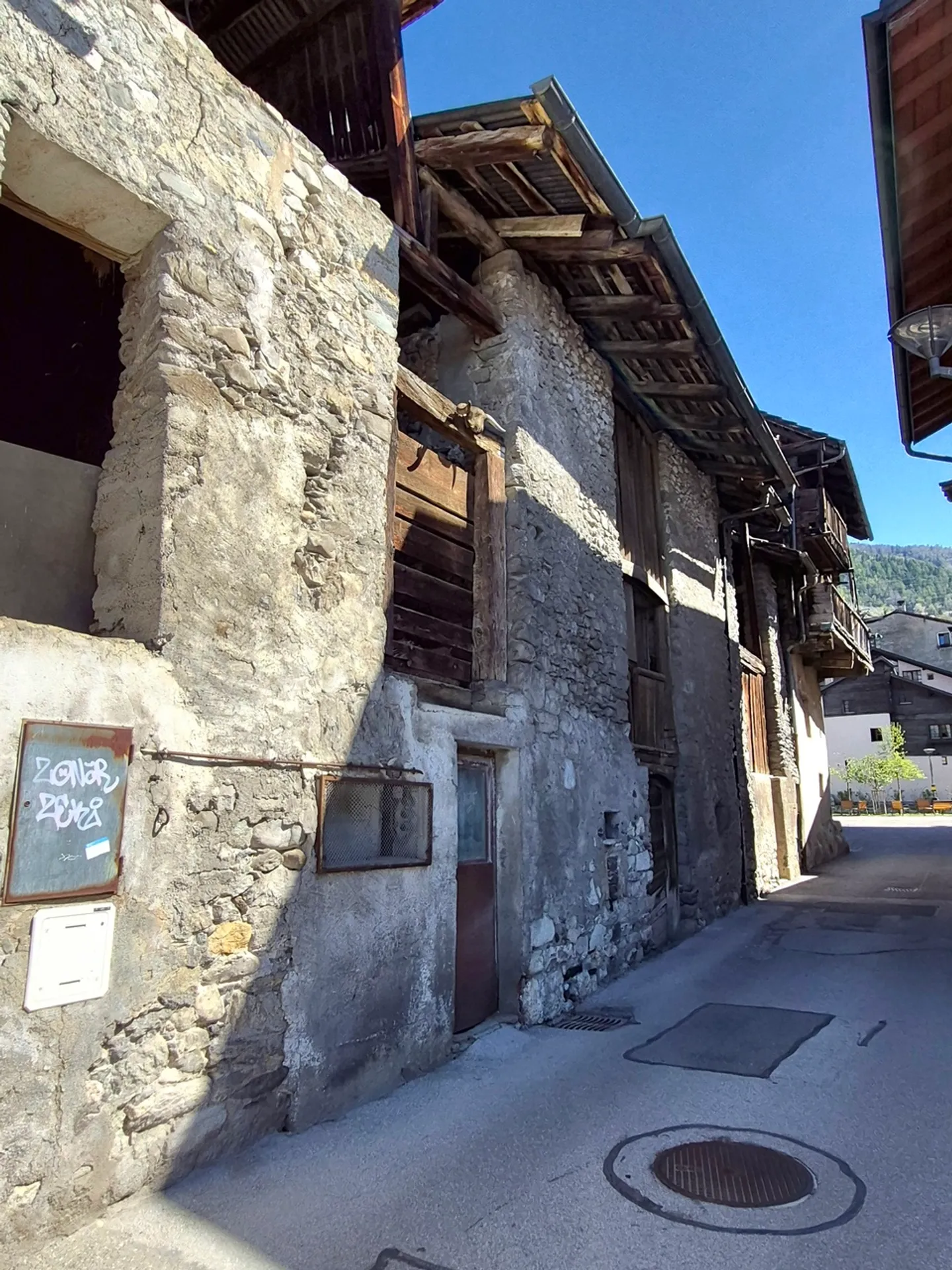 Grange Charmante à Rénover à Bramois - Photo 2 sur 5