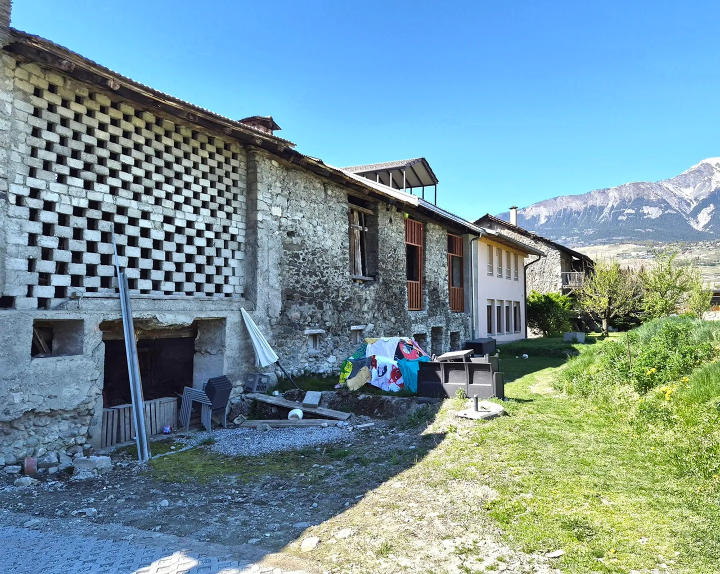 Grange Charmante à Rénover à Bramois - Photo 1 sur 5