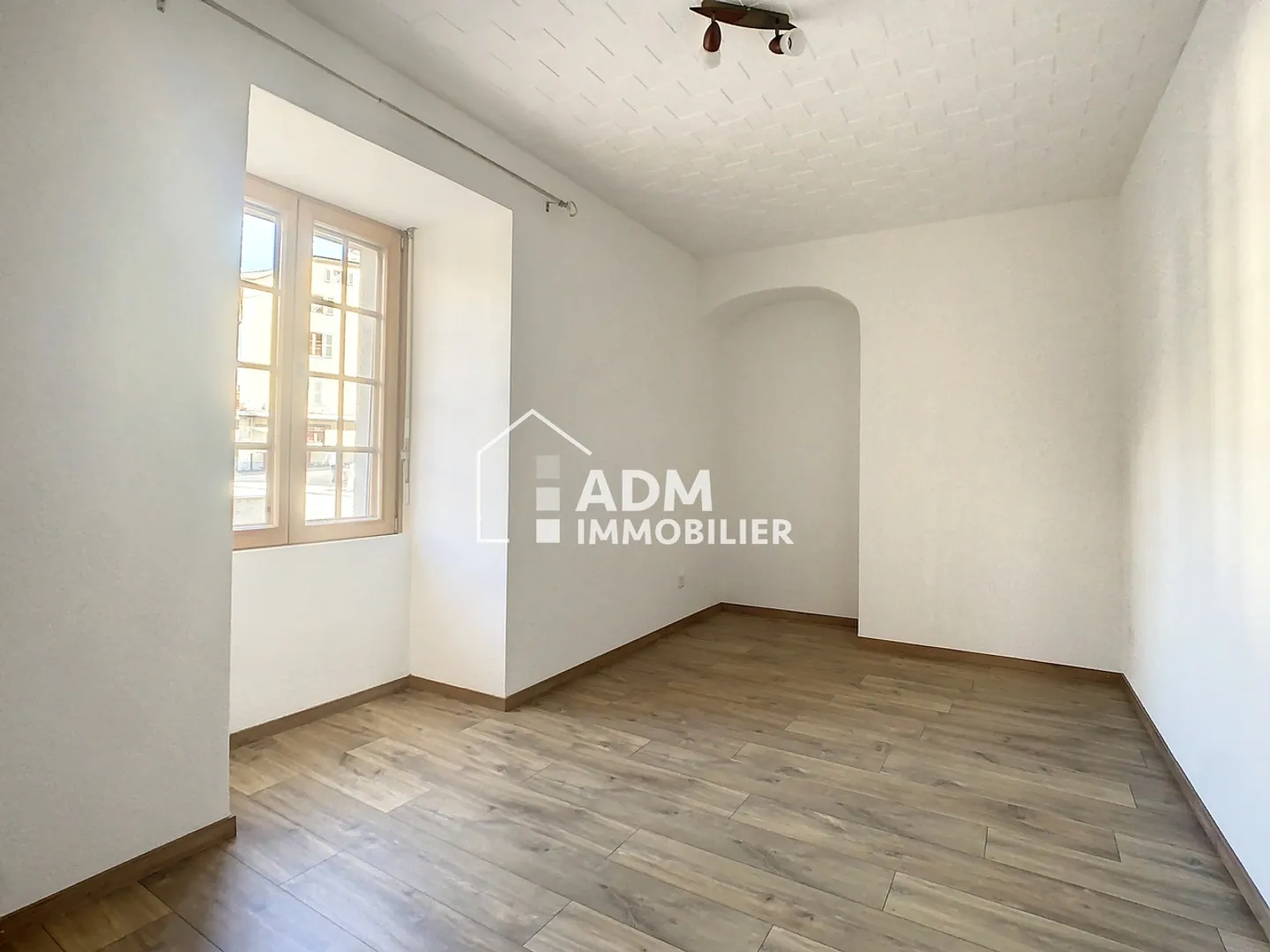 Charming 3.5-room apartment in the center of the village of Riddes completely renovated - Photo 4 of 8