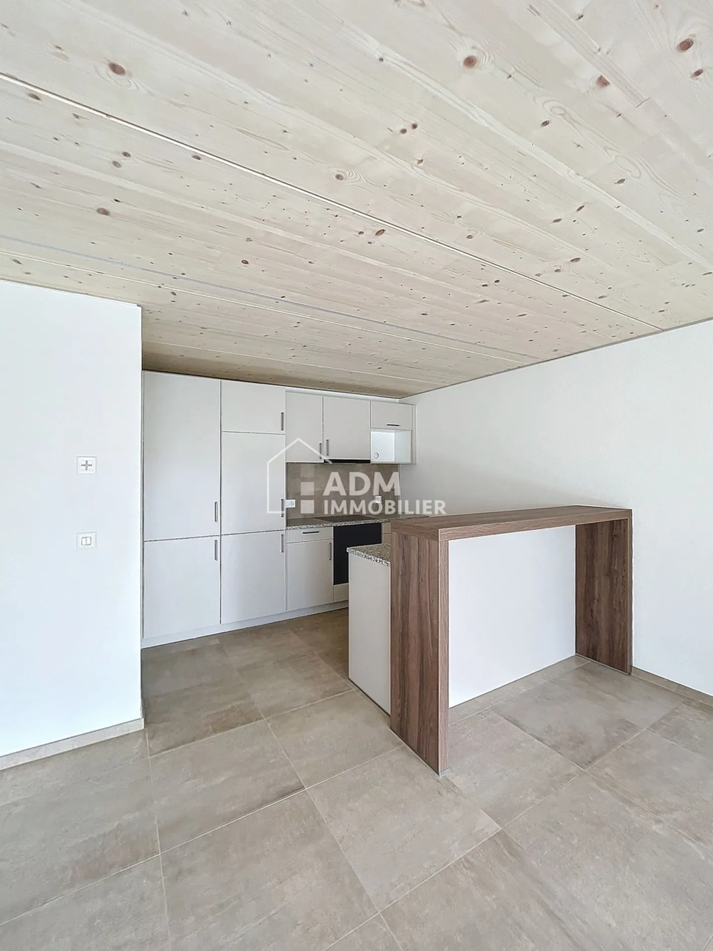 Saxon, 2.5 room apartment for rent in the "Colette" residence - Photo 3 of 9