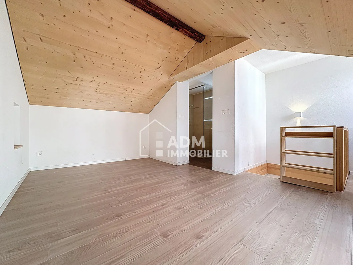 1.5-room apartment in St-Maurice - Photo 2 of 6