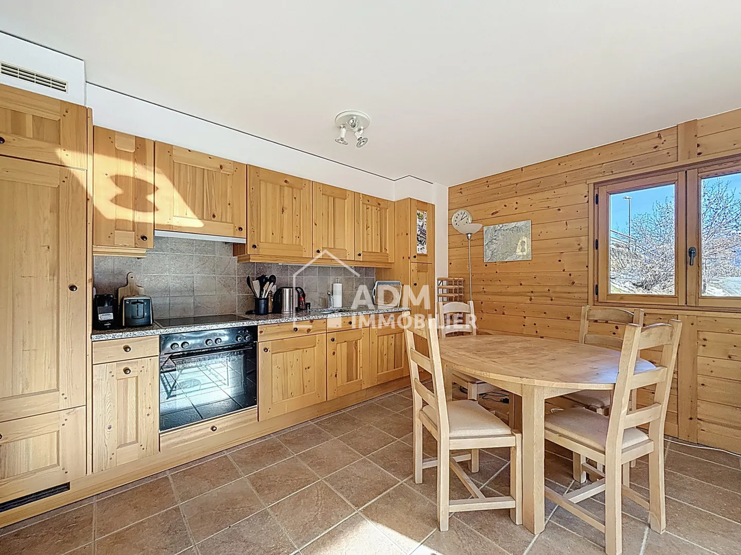 Ovronnaz 3.5-room apartment with charm facing the thermal baths - Photo 3 of 12