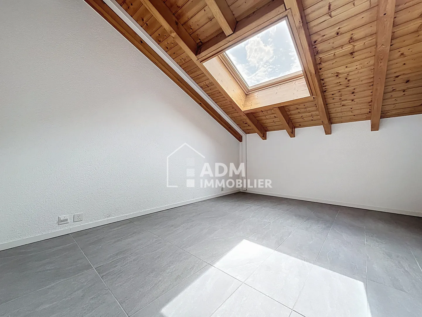 Saillon, 2.5 room duplex renovated in the bath complex - Photo 6 of 13