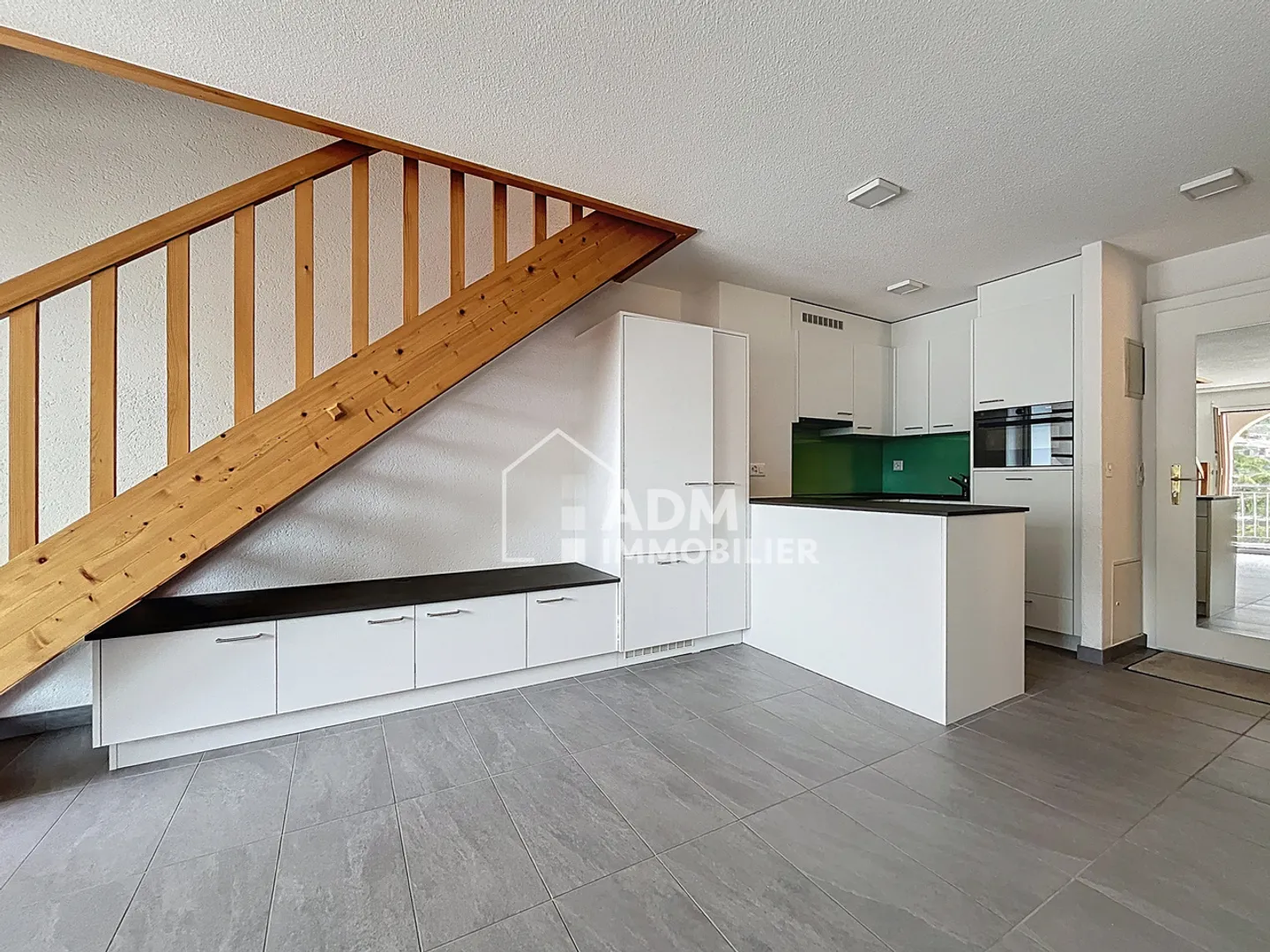 Saillon, 2.5 room duplex renovated in the bath complex - Photo 2 of 13