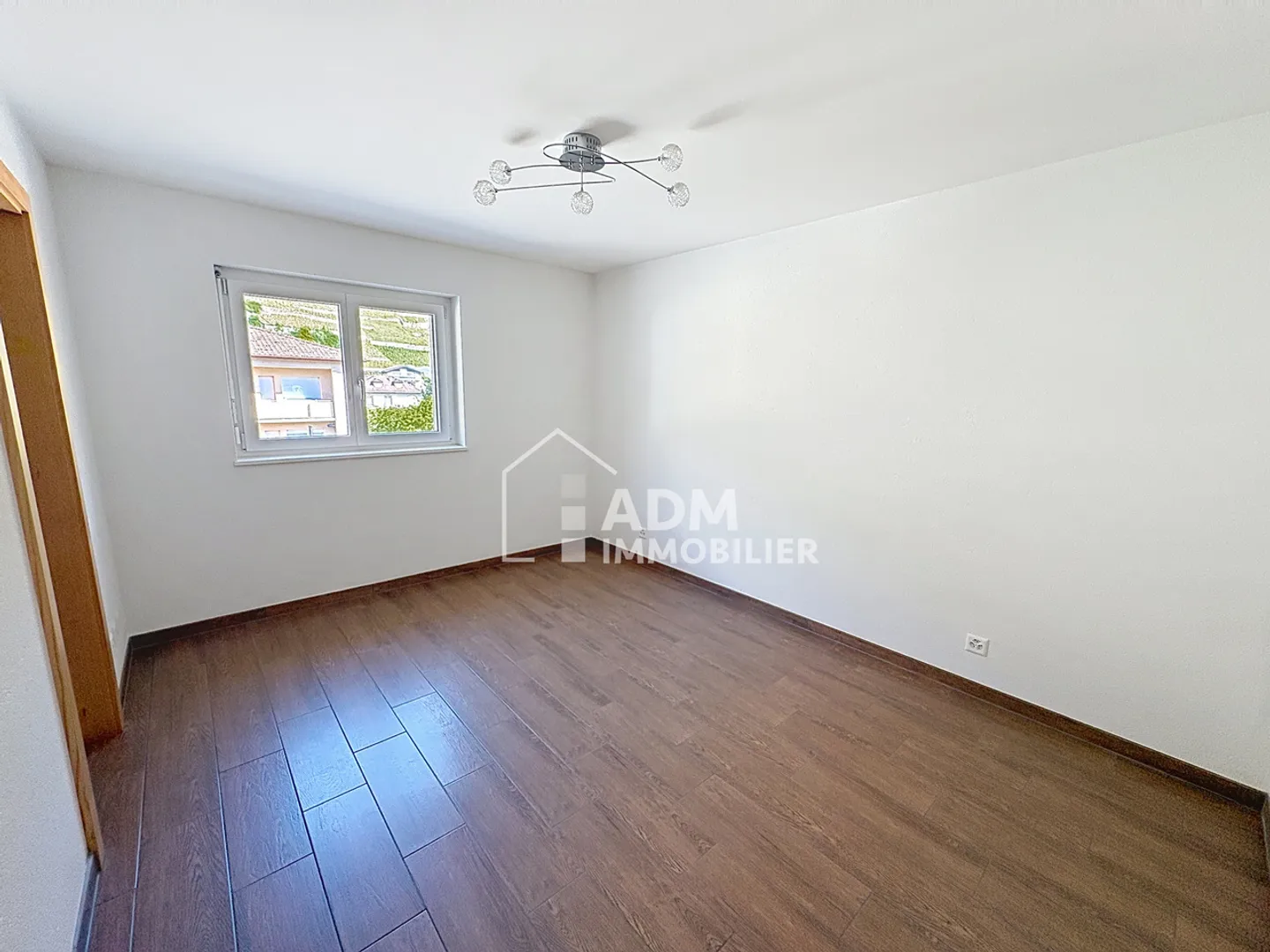 Vétroz, spacious 3.5-room apartment - Photo 4 of 11