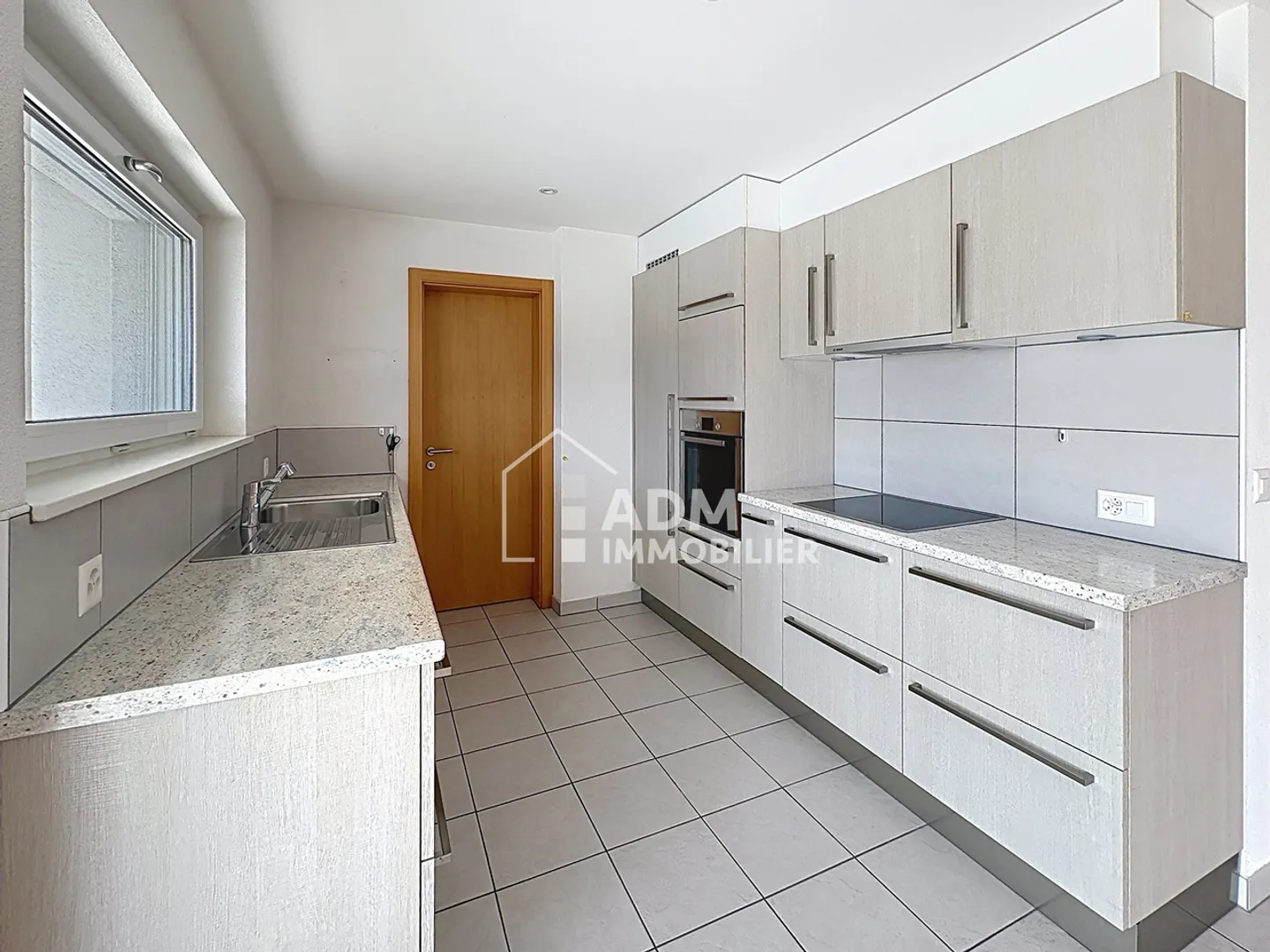Vétroz, spacious 3.5-room apartment - Photo 2 of 11