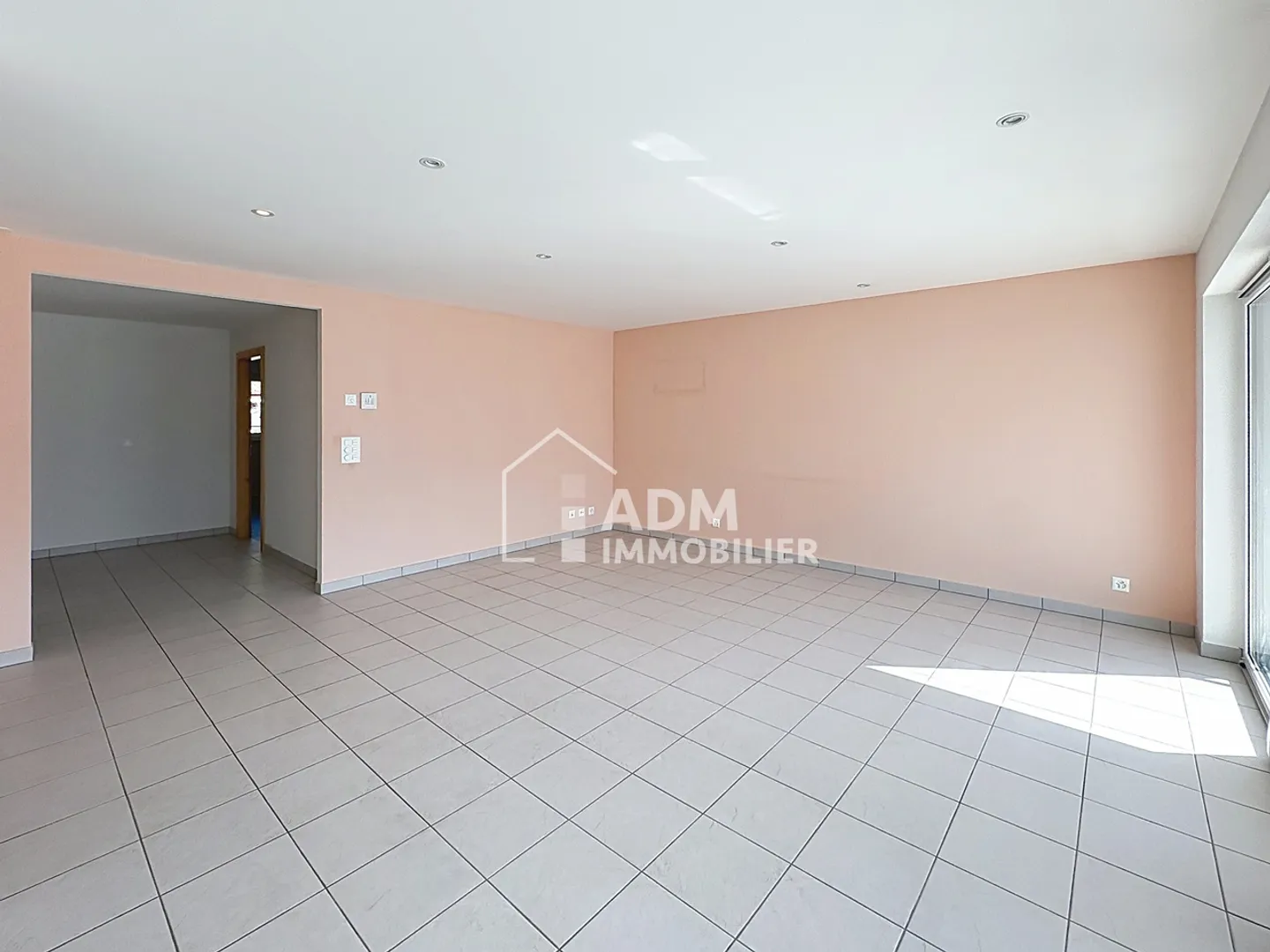Vétroz, spacious 3.5-room apartment - Photo 1 of 11