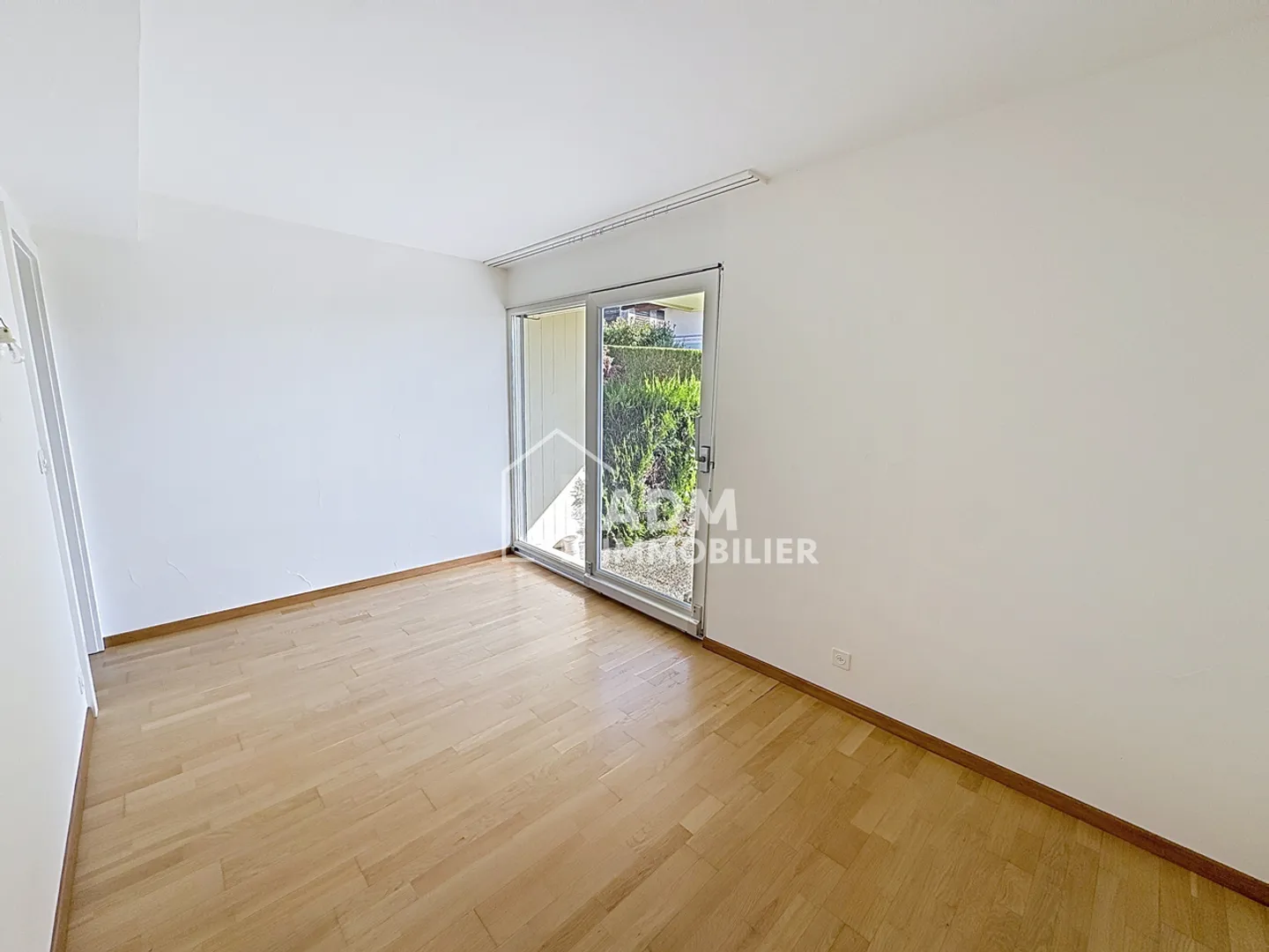 Chamoson - Appartement de 2.5 pièces avec deux grandes terrasses - Photo 3 sur 8