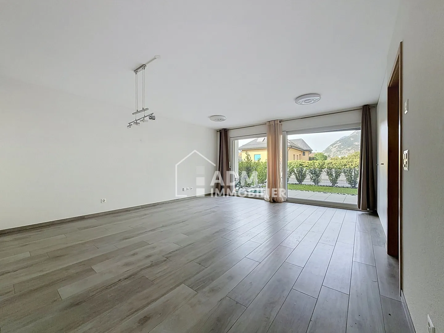 Vétroz, Superbo appartamento con giardino privato - Foto 1 di 9