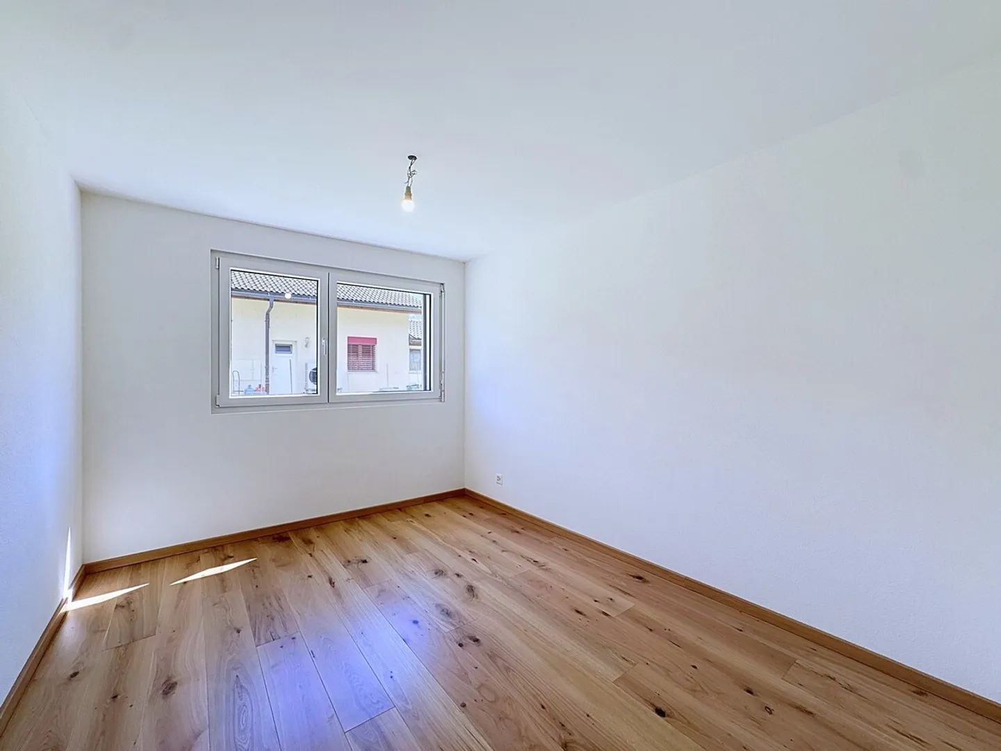 Leytron, Superb 4.5 room new apartment with large private garden - Photo 6 of 13