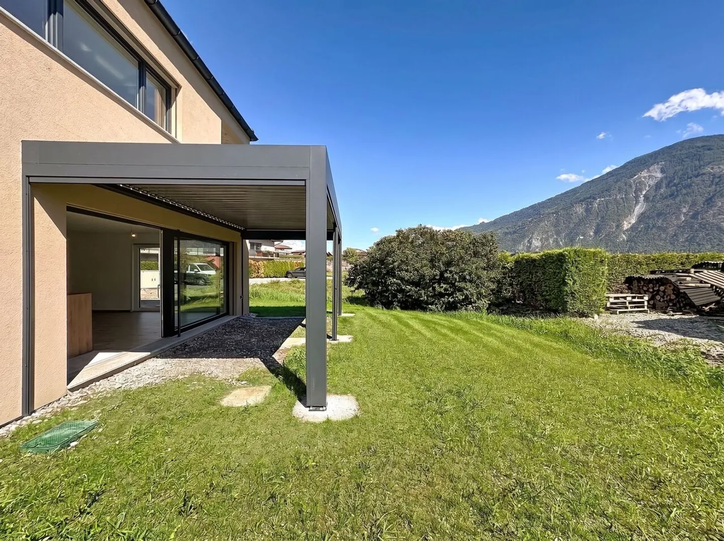 Leytron, Superb 4.5 room new apartment with large private garden - Photo 11 of 13