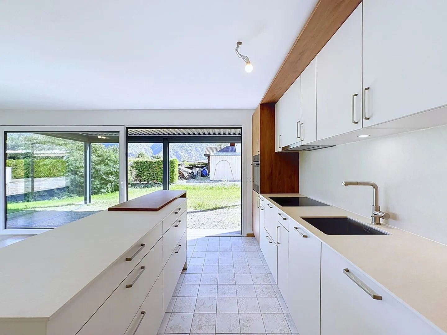 Leytron, Superb 4.5 room new apartment with large private garden - Photo 4 of 13