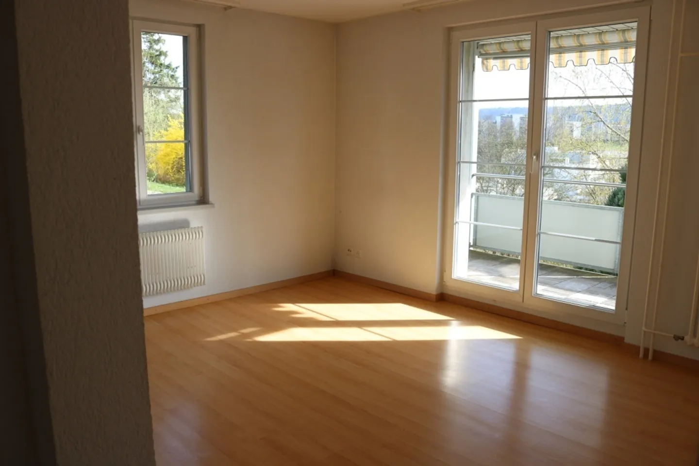 Charming apartment in the Niklausen district - Photo 4 of 6