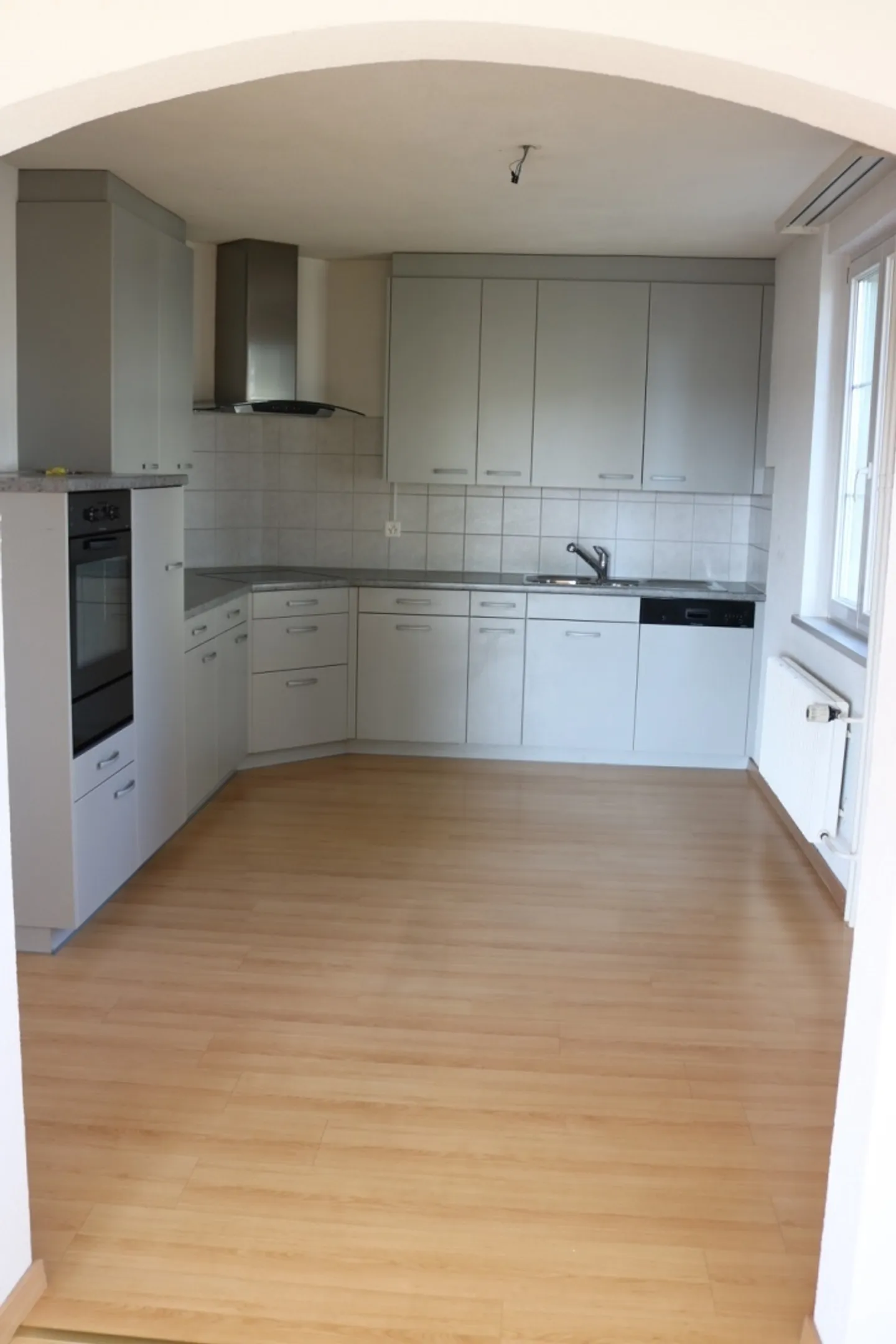 Charming apartment in the Niklausen district - Photo 3 of 6