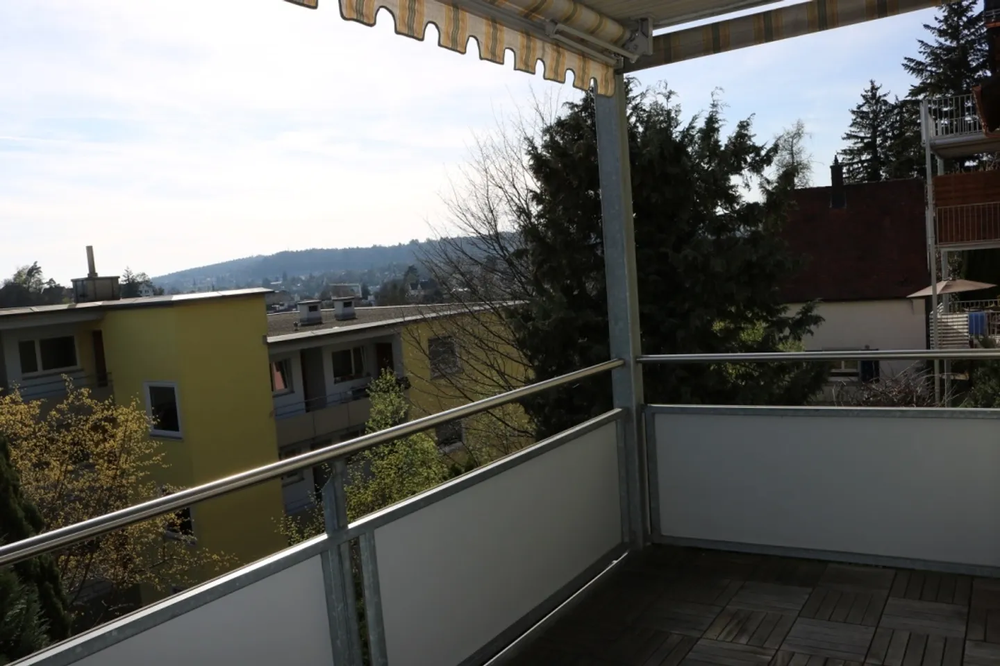 Charming apartment in the Niklausen district - Photo 2 of 6