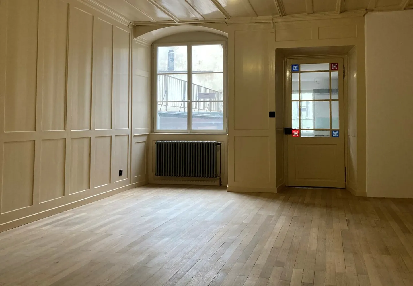 Ambiente storico con finiture di pregio - Foto 4 di 7
